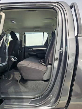 TOYOTA HILUX Image 9
