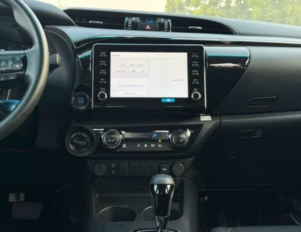 TOYOTA HILUX Image 3