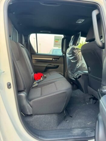 TOYOTA HILUX Image 9