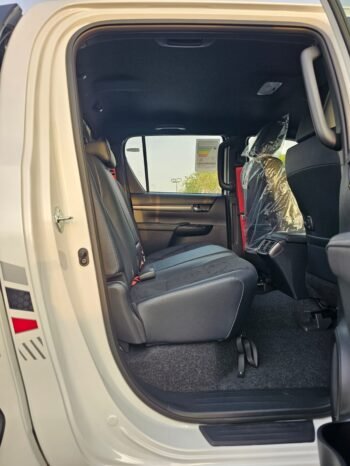 TOYOTA HILUX Image 8