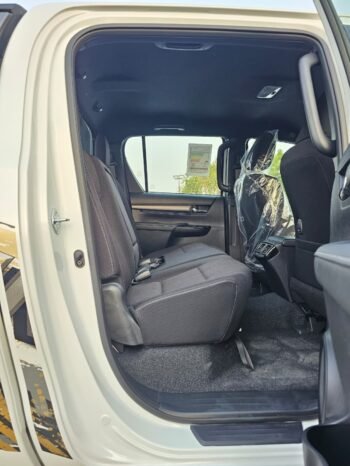 TOYOTA HILUX Image 10