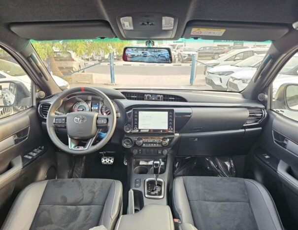TOYOTA HILUX Image 7