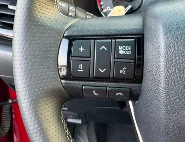 TOYOTA HILUX Image 6