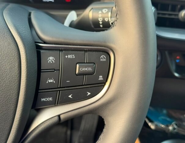 LEXUS UX300h Image 6
