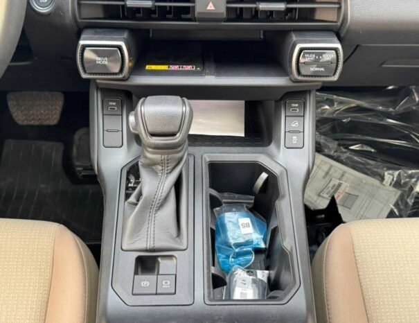 TOYOTA RAV4 Image 4