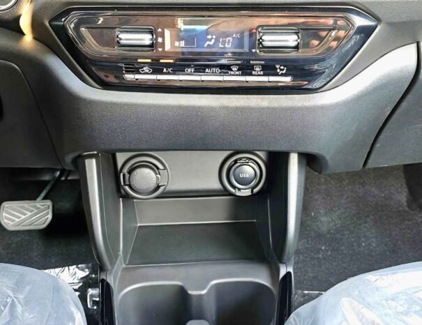 SUZUKI SWIFT Image 4
