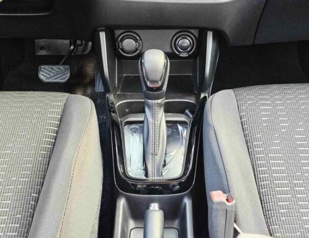 SUZUKI SWIFT Image 5