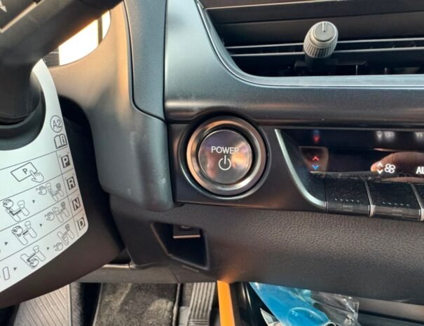 LEXUS UX300h Image 8
