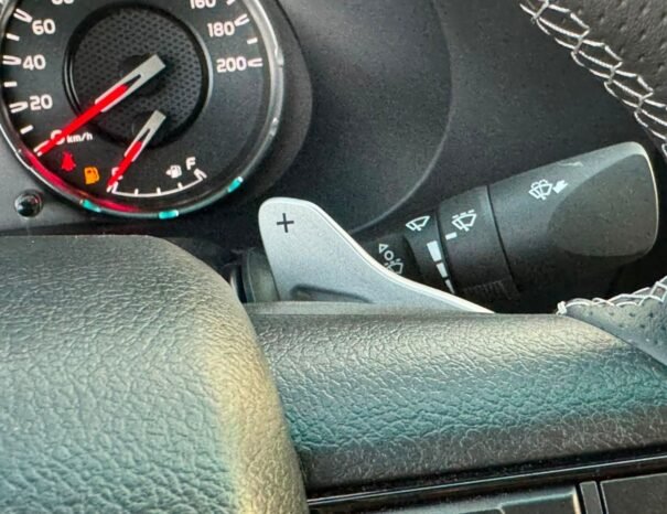 TOYOTA HILUX Image 9