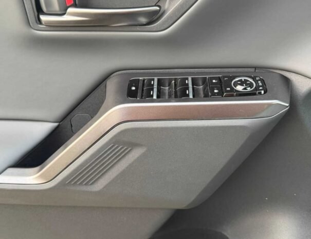 TOYOTA RAV4 Image 9