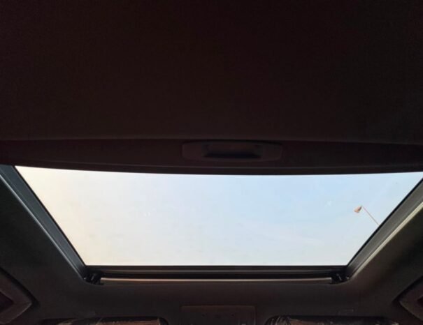 LEXUS UX300h Image 10