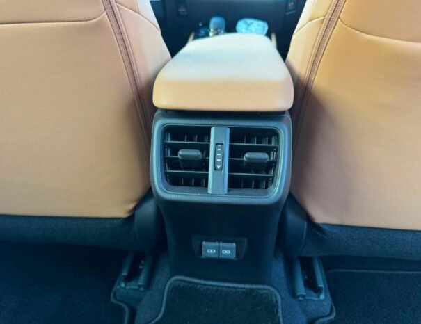 LEXUS UX300h Image 23