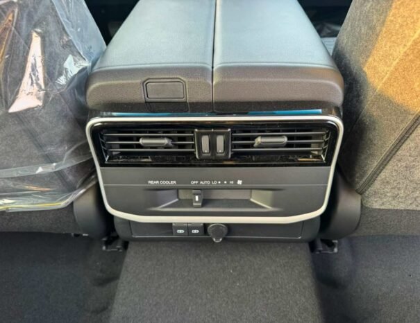 TOYOTA LANDCRUISER Image 9