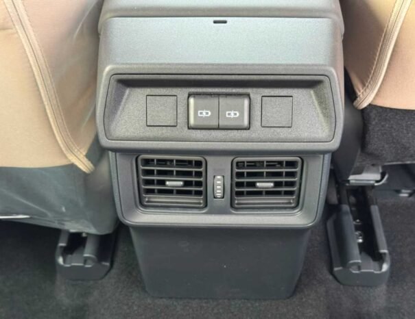 TOYOTA RAV4 Image 10