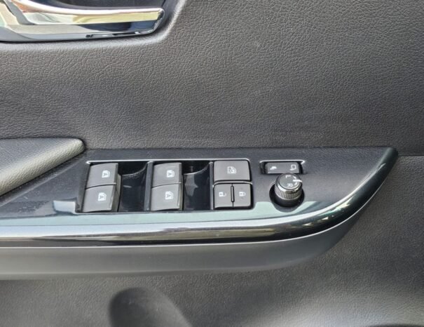 TOYOTA HILUX Image 2