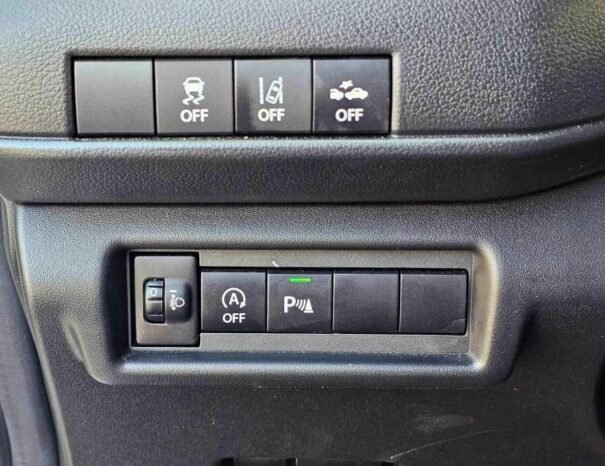SUZUKI SWIFT Image 13