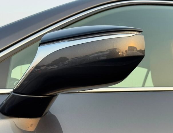 LEXUS UX300h Image 19