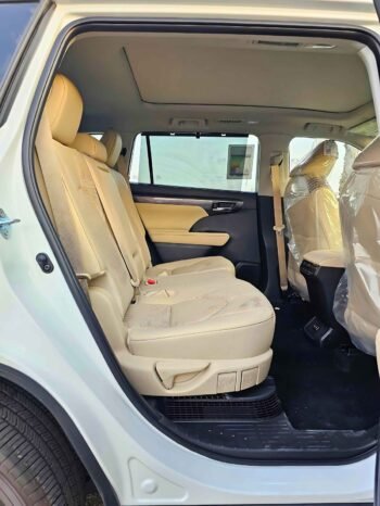 TOYOTA HIGHLANDER Image 3