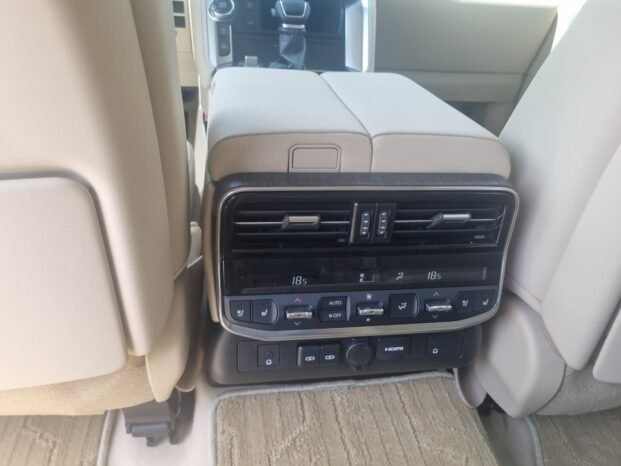 TOYOTA LANDCRUISER Image 12