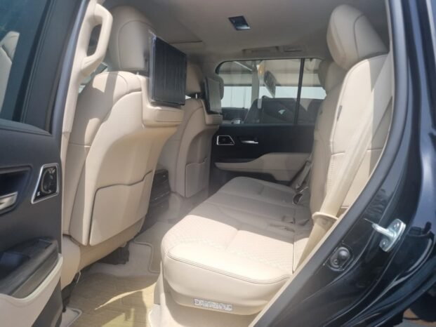 TOYOTA LANDCRUISER Image 6