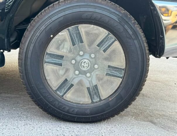 TOYOTA HILUX Image 10