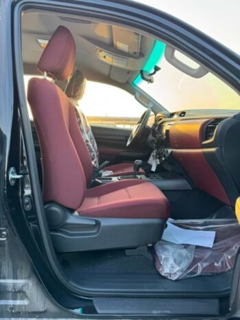 TOYOTA HILUX Image 8