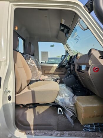 TOYOTA LAND CRUISER PICKUP Image 7