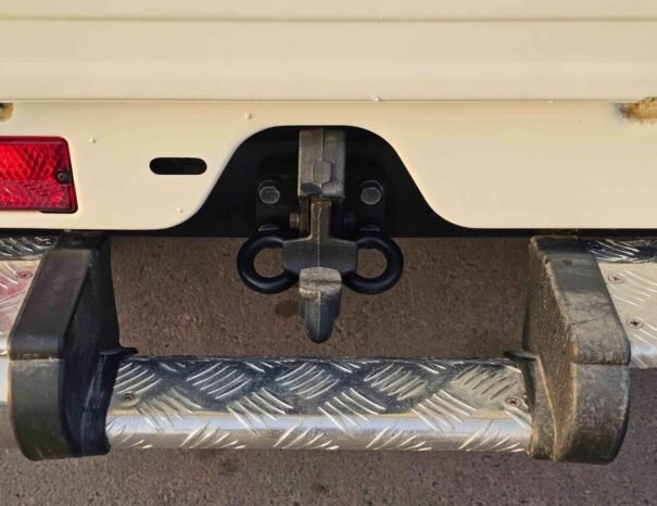 TOYOTA LAND CRUISER PICKUP Image 10