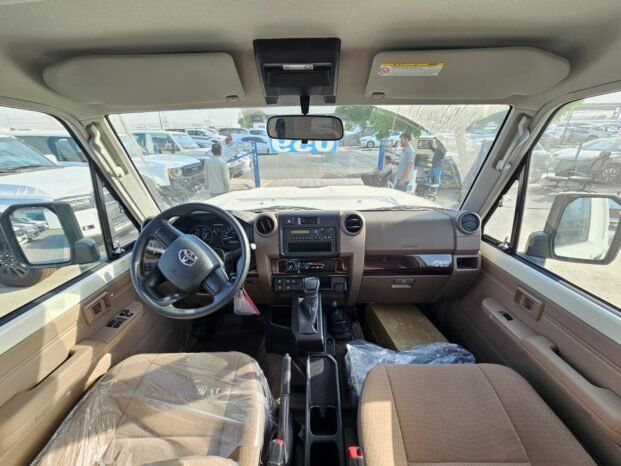 TOYOTA LAND CRUISER PICKUP Image 6