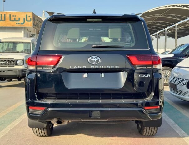 TOYOTA LANDCRUISER Image 13