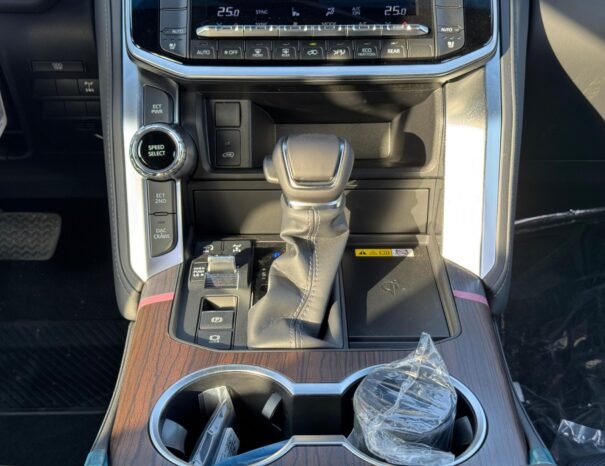 TOYOTA LANDCRUISER Image 2