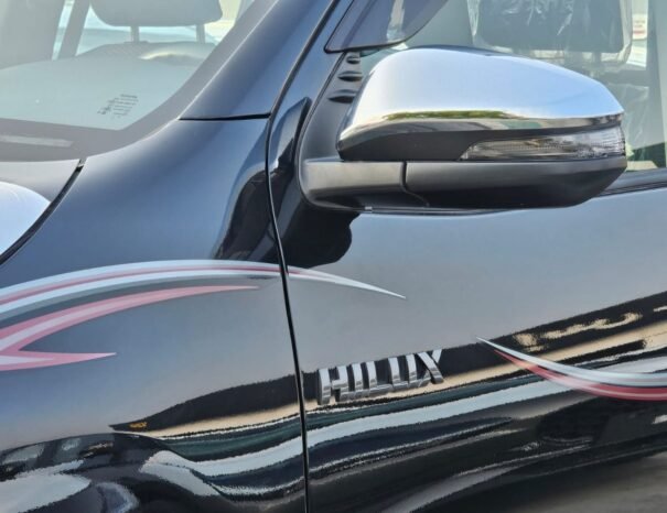 TOYOTA HILUX Image 21