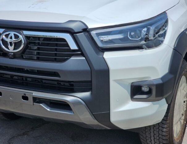 TOYOTA HILUX Image 24