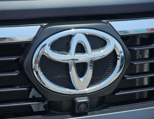 TOYOTA HILUX Image 25