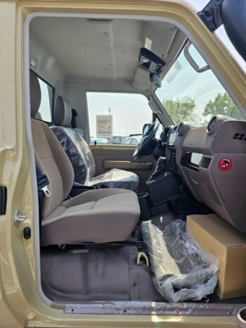 TOYOTA LAND CRUISER PICKUP Image 10