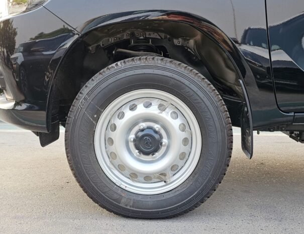TOYOTA HILUX Image 13