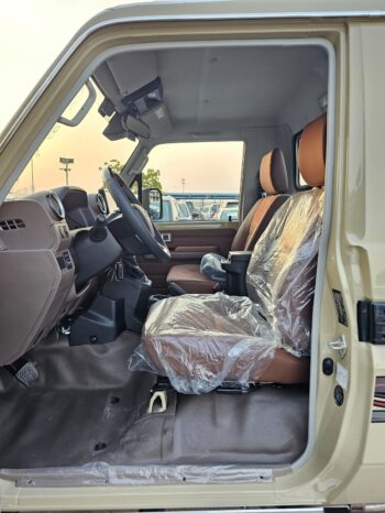 TOYOTA LAND CRUISER PICKUP Image 23