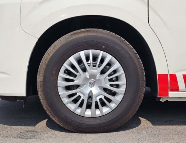 TOYOTA HIACE Image 26