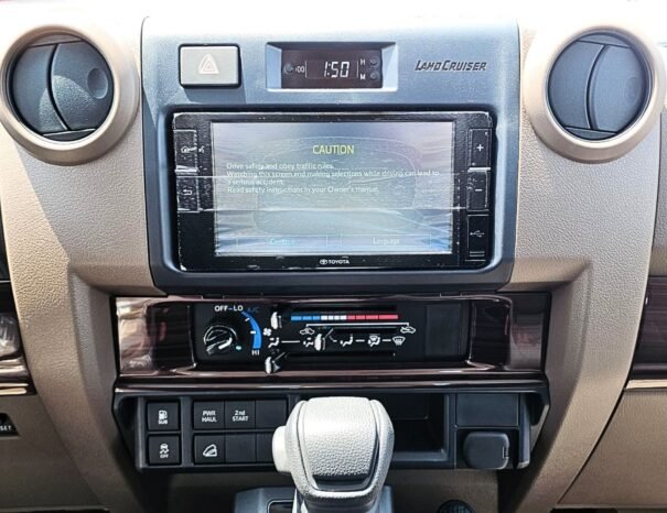 TOYOTA LAND CRUISER PICKUP Image 8