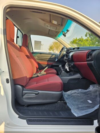 TOYOTA HILUX Image 9
