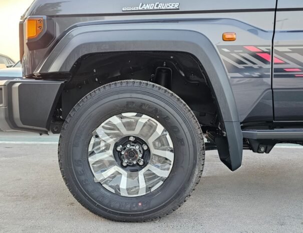 TOYOTA LANDCRUISER HARD-TOP Image 24