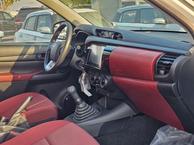 TOYOTA HILUX Image 8