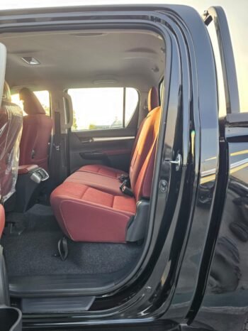 TOYOTA HILUX Image 9