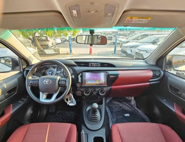 TOYOTA HILUX Image 7