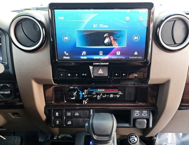 TOYOTA LAND CRUISER PICKUP Image 14