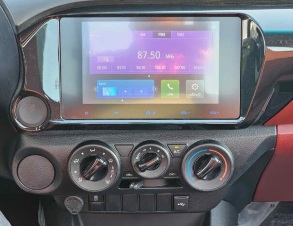 TOYOTA HILUX Image 6