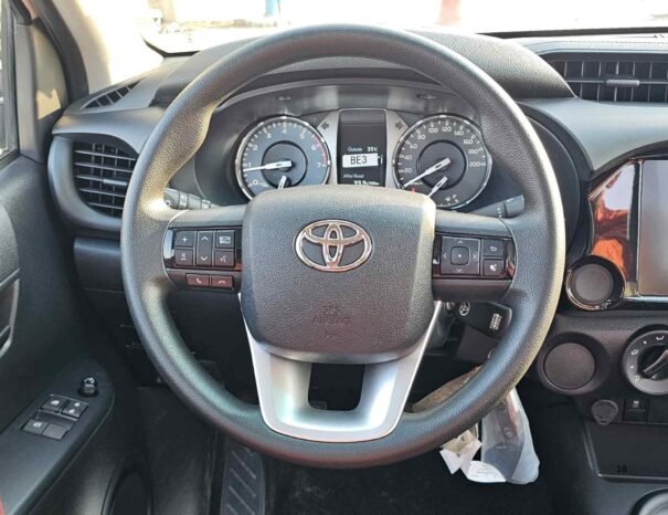 TOYOTA HILUX Image 4