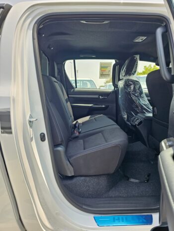 TOYOTA HILUX Image 2