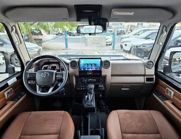 TOYOTA LANDCRUISER HARD-TOP Image 2