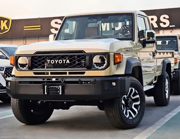 TOYOTA LAND CRUISER PICKUP Image 15